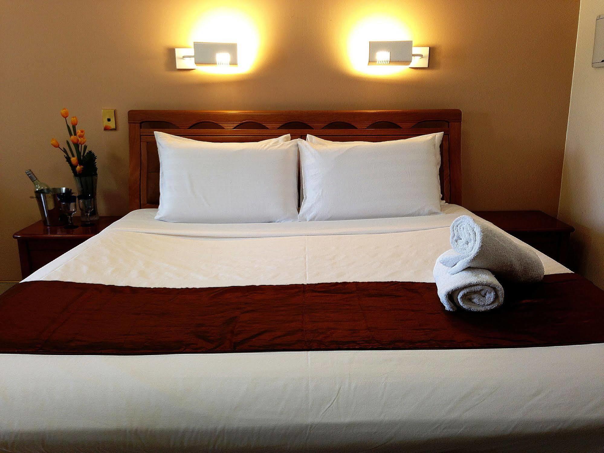 Novena Palms Motel Brisbane Eksteriør billede